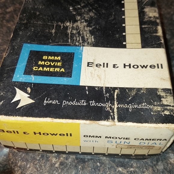 Bell & Howell 8mm movie camera - Picture 4 of 10